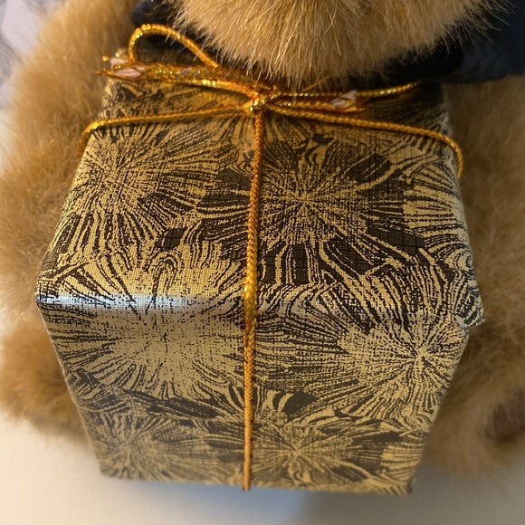 HOLIDAY SALE!! Boyds Bear Plush Ivanna Spendalot “Born to Shop” Holiday Gift - Picture 4 of 6